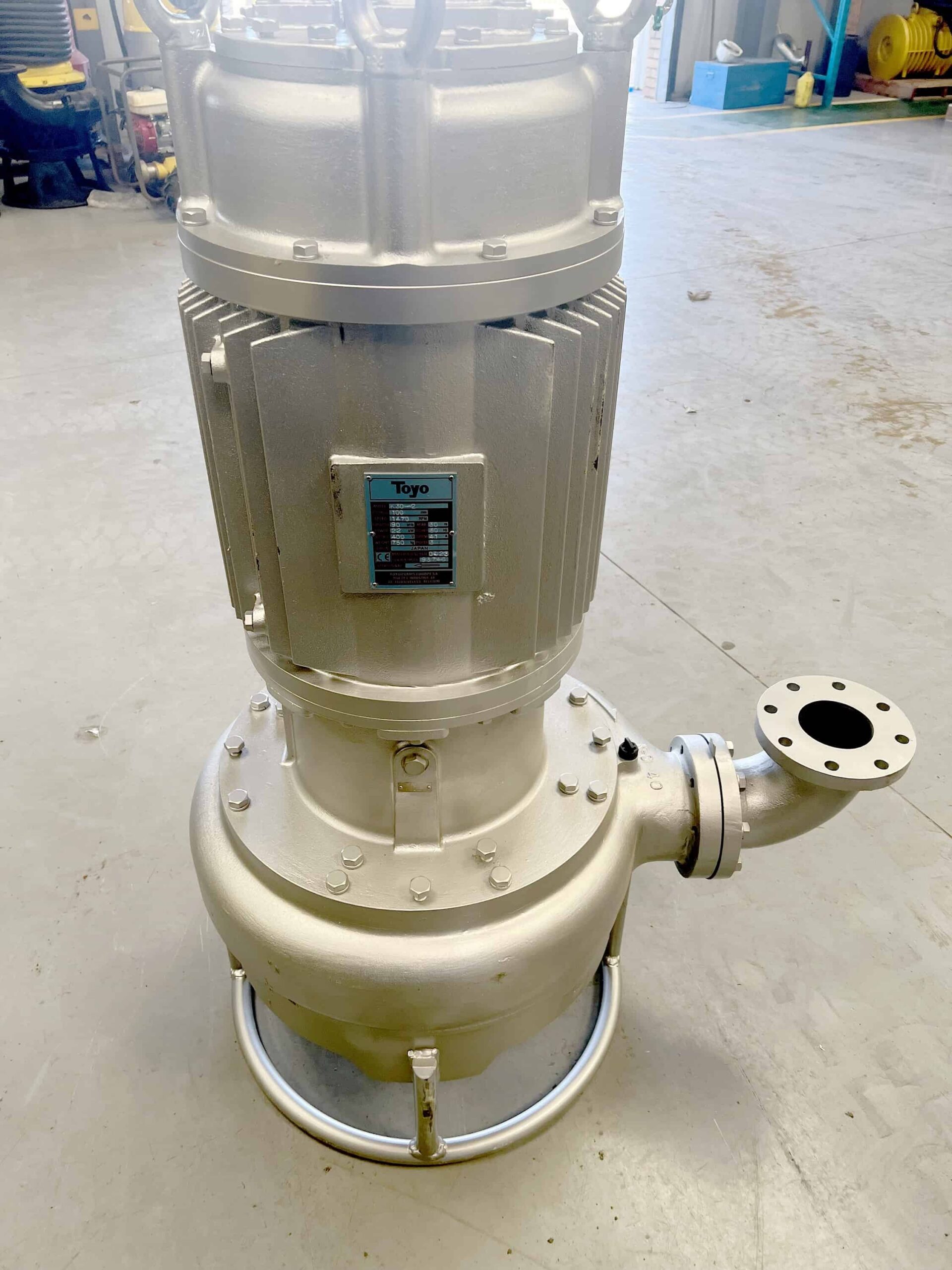 The cutter fan plays a crucial role in achieving effective agitation and solids handling during arduous pumping applications.